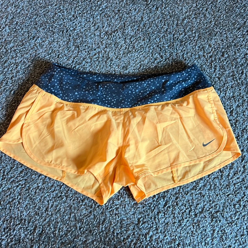 Nike shorts size S